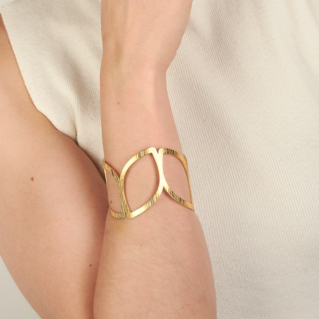 Brazalete Inclinado Fiji Dorado