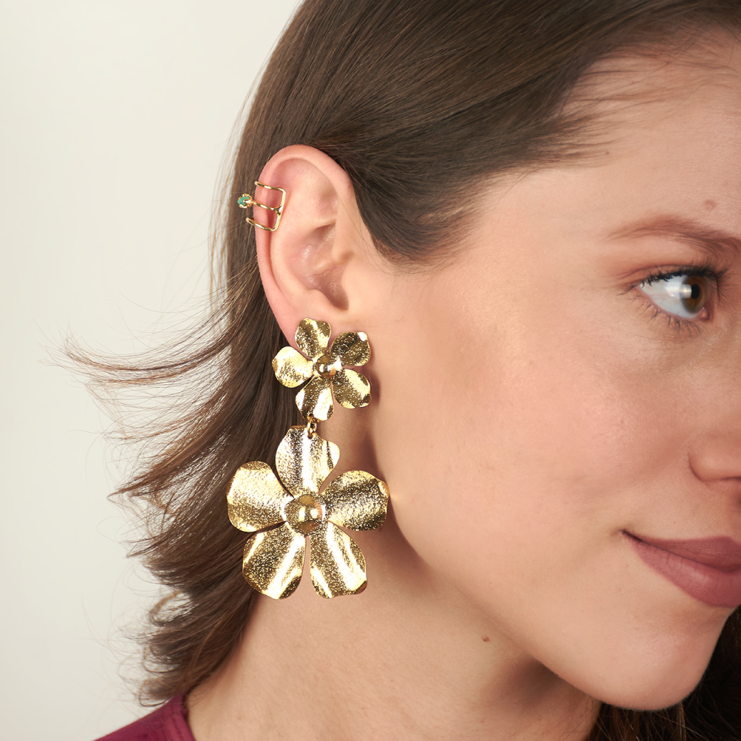 Aretes Dos Flores Colgantes