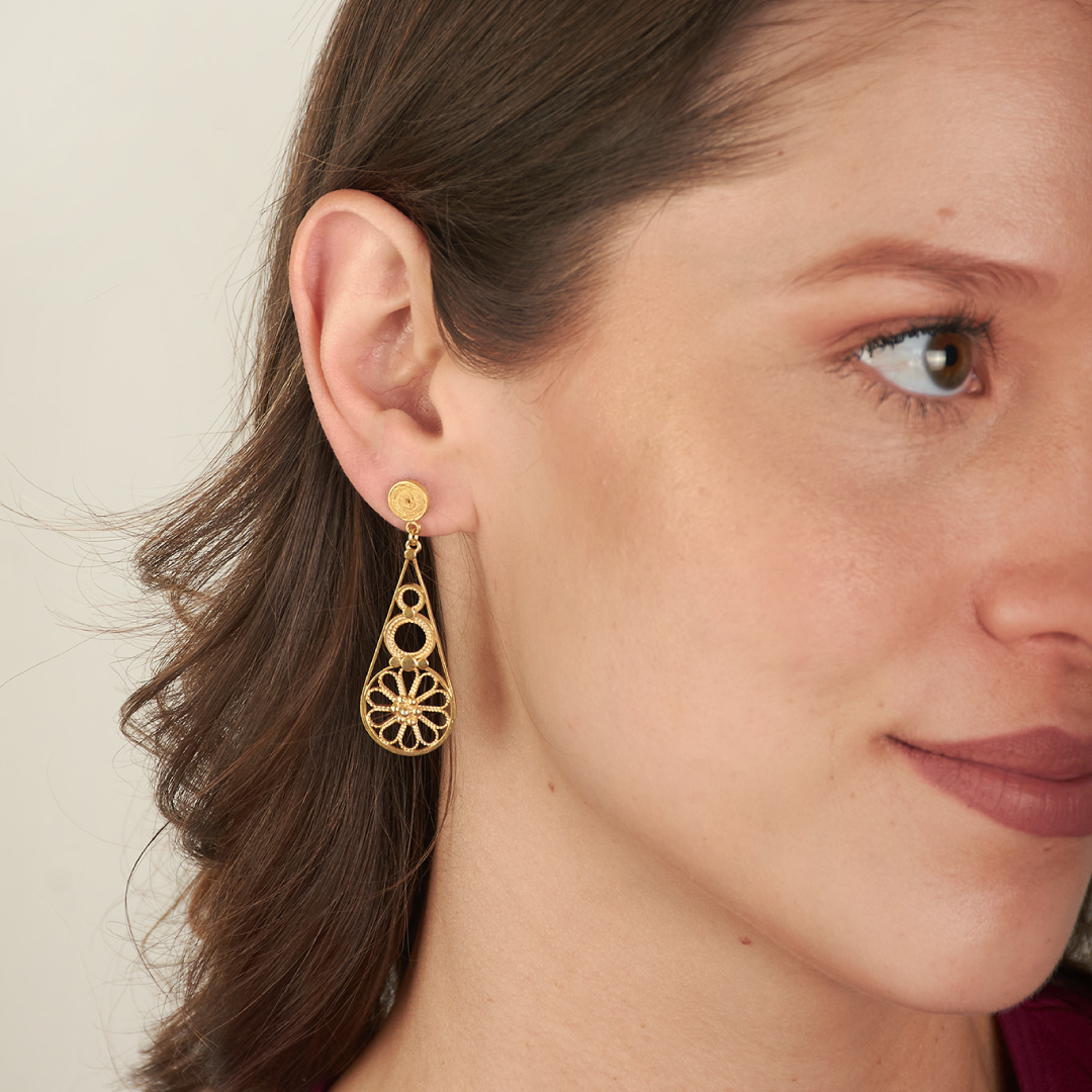 Aretes Gota Colgante Flor de 10 Pétalos Dorado