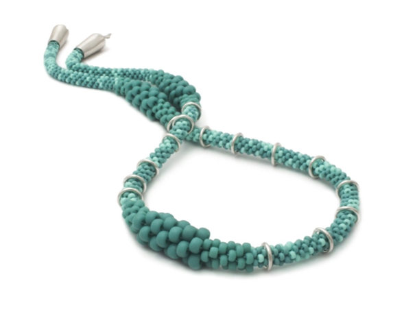 Collar Degrade Corto de Claudia Fajardo