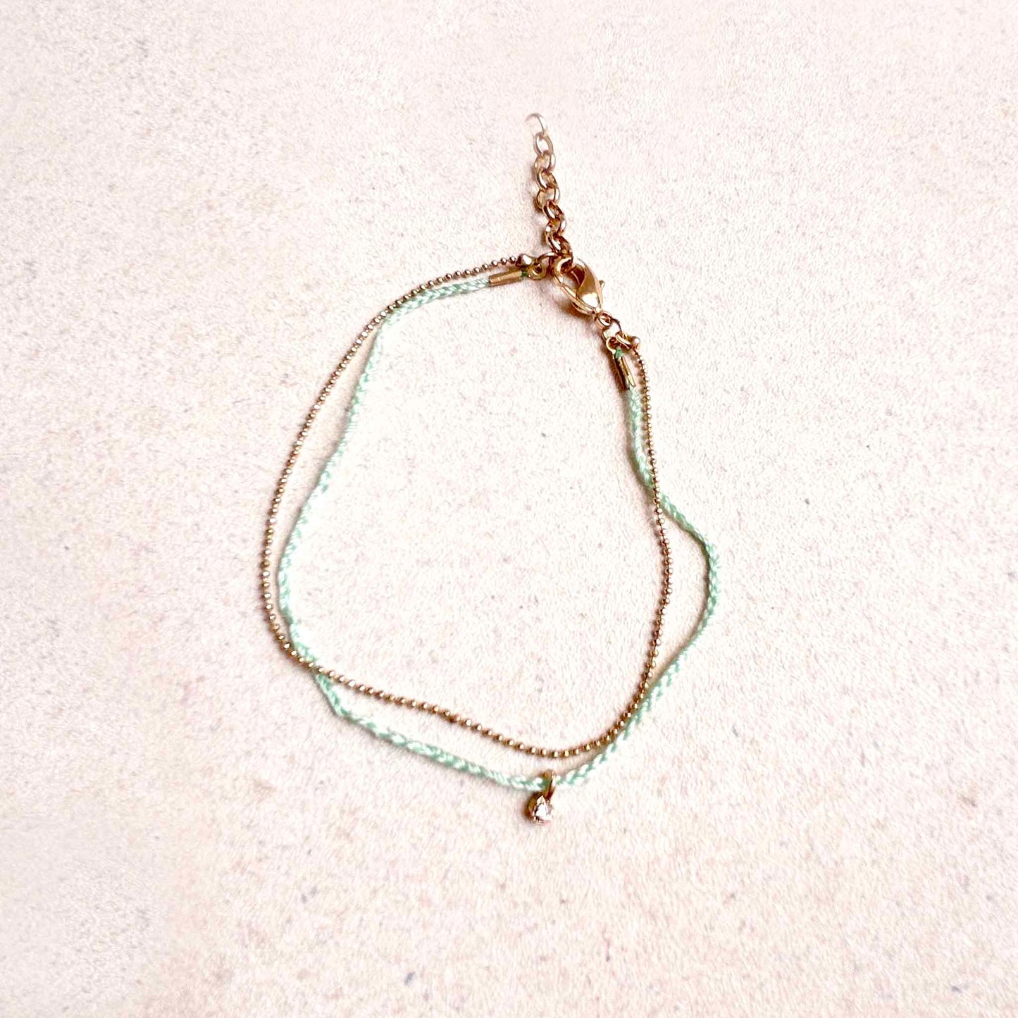 Pulsera hilito cadena verde menta cristal mini