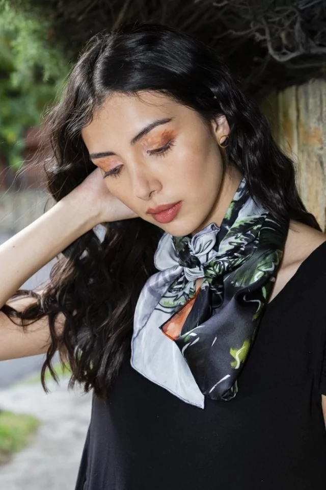 Pañoleta Bejuco en Seda de 70x70 cm