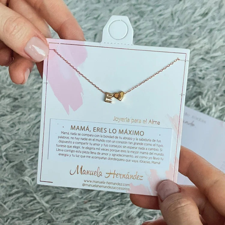collar de iniciales con dije corazón