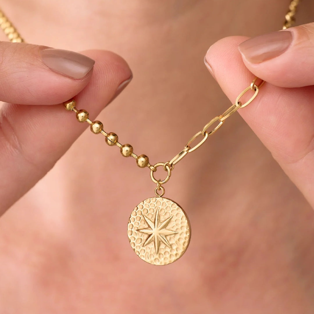 Collar Estelar Dorado