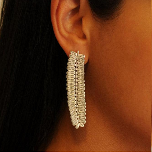 Aretes Topos Hoja Dividivi - Brillo Guajiro Plateado