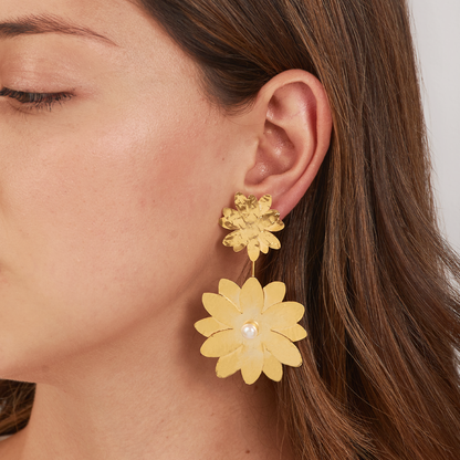 Aretes Dos Flores Bastón y Perla