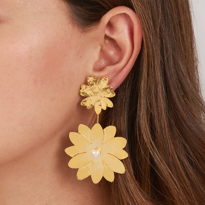 Aretes Dos Flores Bastón y Perla