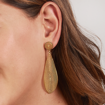 ARETE TOPO FILIGRANA HOJA CEIBA ZIGZAG BAÑO DE ORO DE IVORY