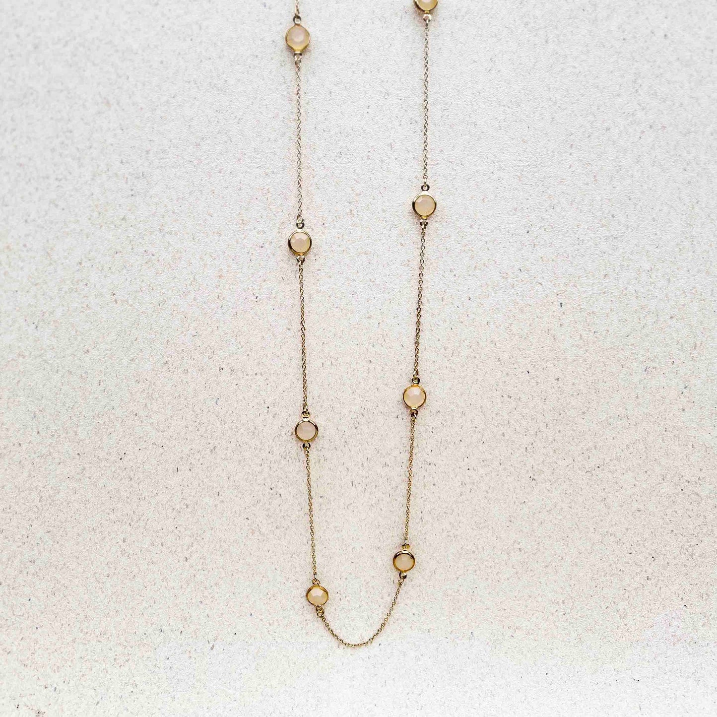 Collar Dorado 8 Piedras Separadas